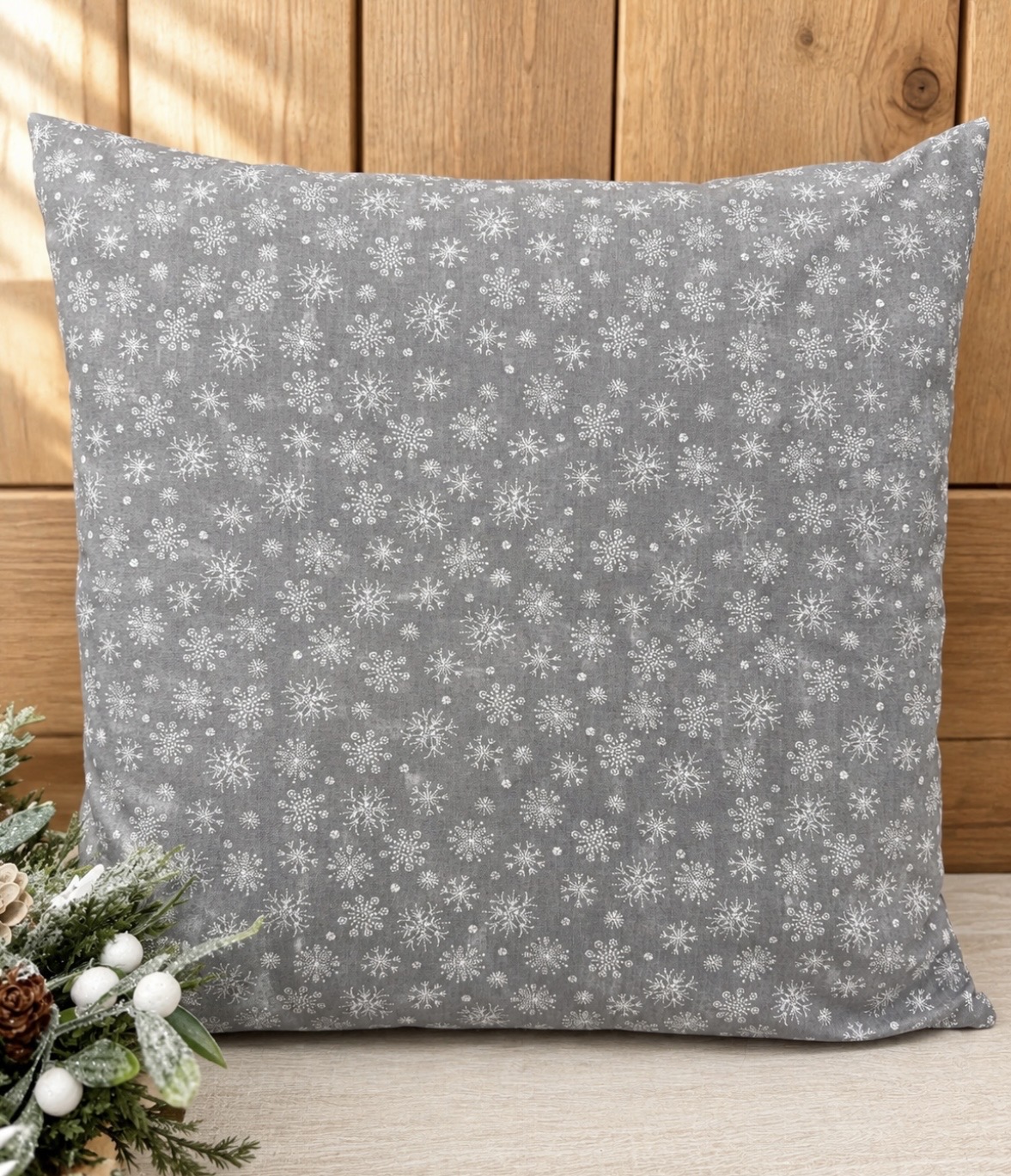 Povlak na polštářek - bílá vločka na šedé